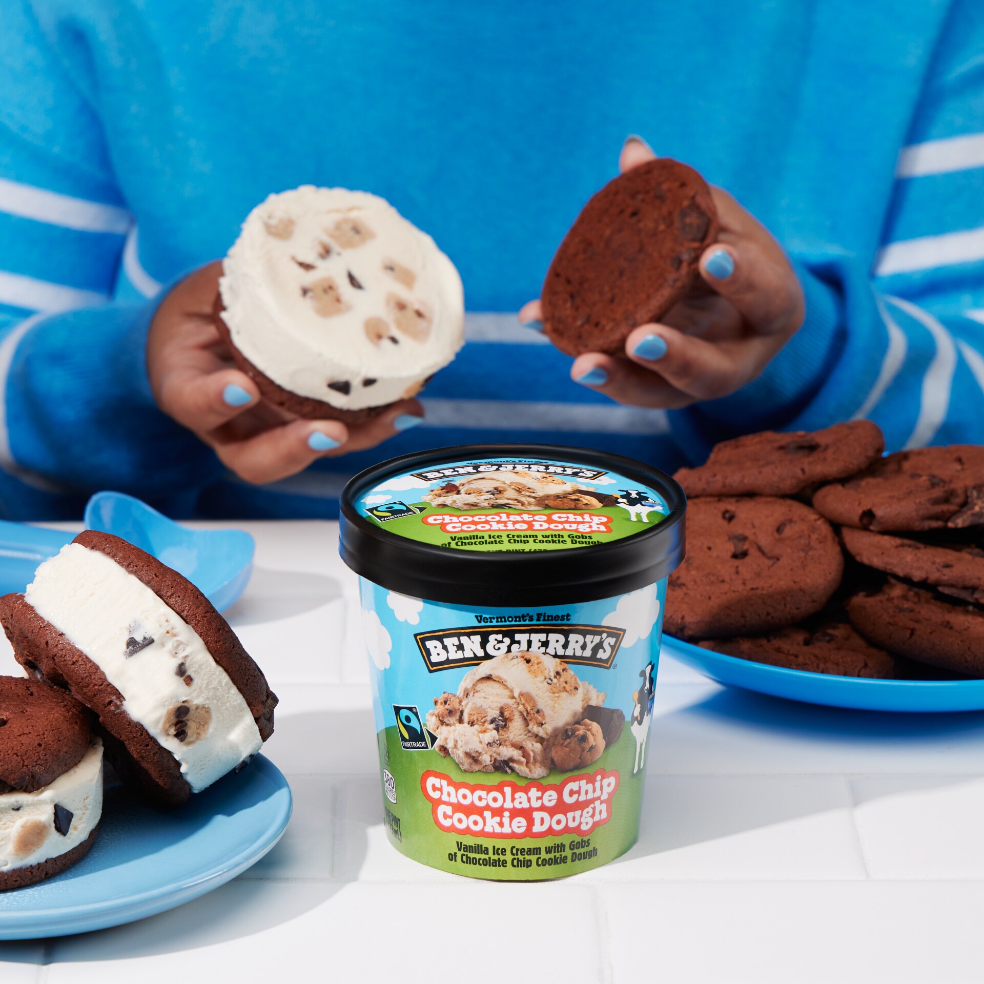 Making of a ice cream sammie